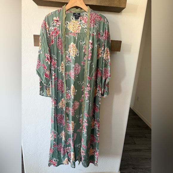 Angie|Boho Floral Green Kimono Duster,open front longline,lace crotchet trim•Med - Picture 3 of 12